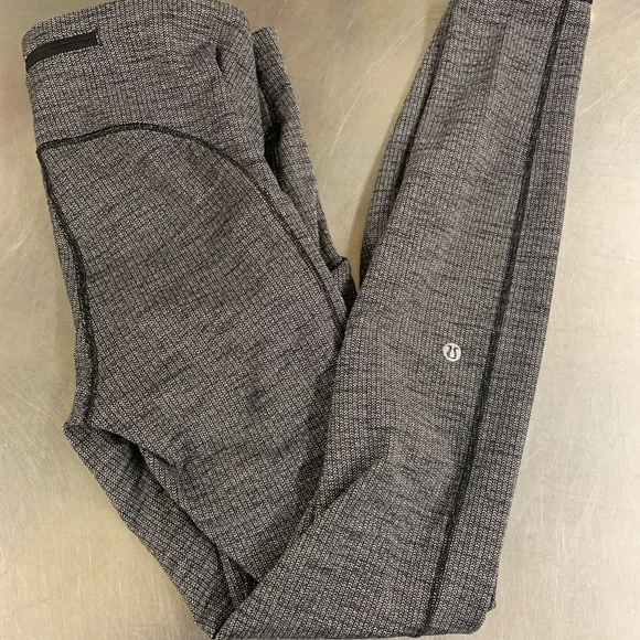 Lululemon Speed Up Tight 28" - Picture 1 of 6